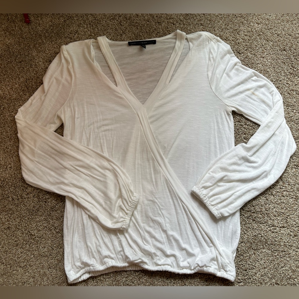 ❤️‍🔥2/$20❤️‍🔥White House Black Market White Thin Blouse Size Small